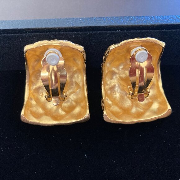 Anne Klein Gold Tone Basket Weave Clip On Earrings Vintage 1980s Chunky Gorgeous - Picture 6 of 13